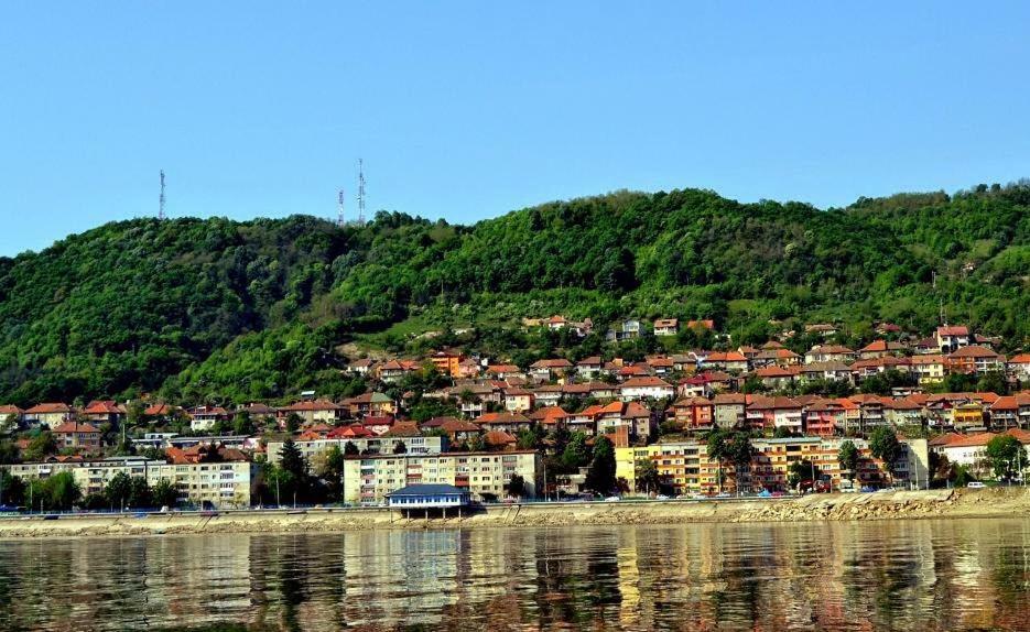 Apartament R&A Orsova Exterior photo